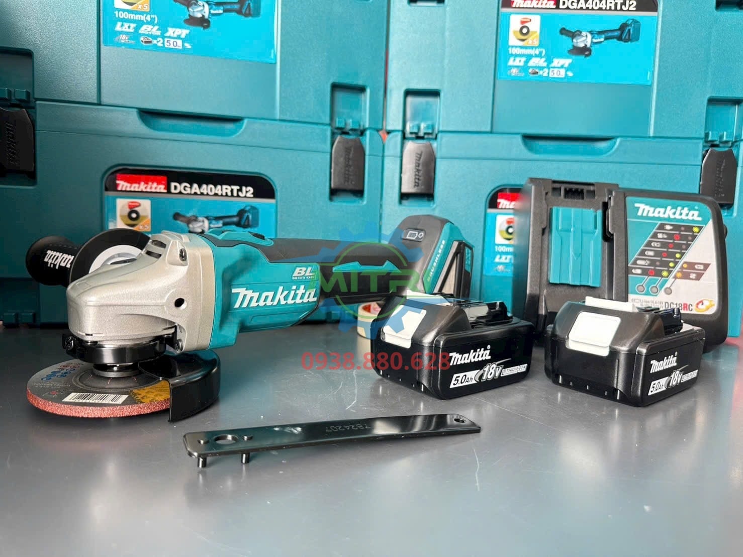 Combo Makita DGA404RTJ2 gồm máy 2 pin 5Ah và sạc nhanh