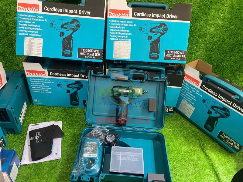 Combo Makita TD090DWE 2 pin 1 sạc
