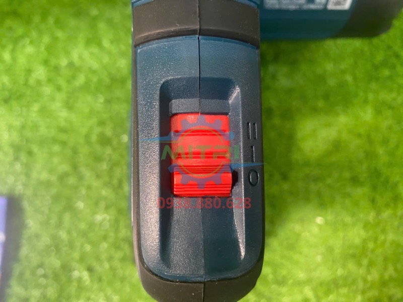 Công tắc điều khiển máy thổi khí Bosch GBL18V-120 dễ thao tác
