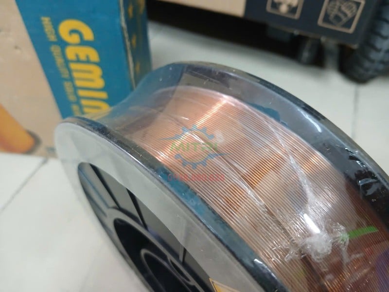 Cận cảnh dây hàn MIG Kim Tín Gemini GM-70S đường kính 0.8mm cuộn 15kg