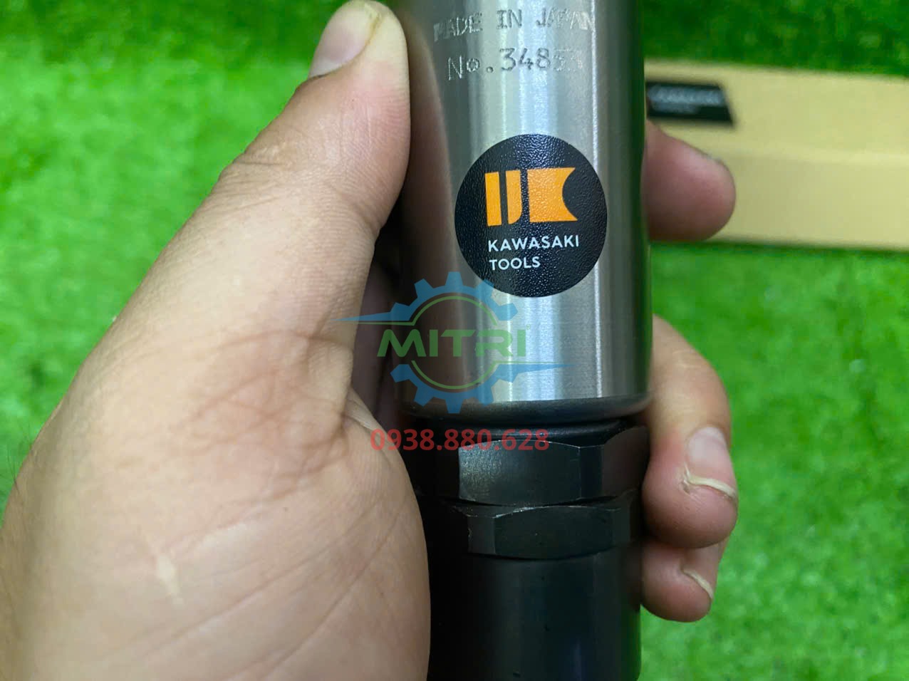 Đầm cát khí nén cầm tay Kawasaki KPT-1 tiêu thụ khí 400 lít mỗi phút