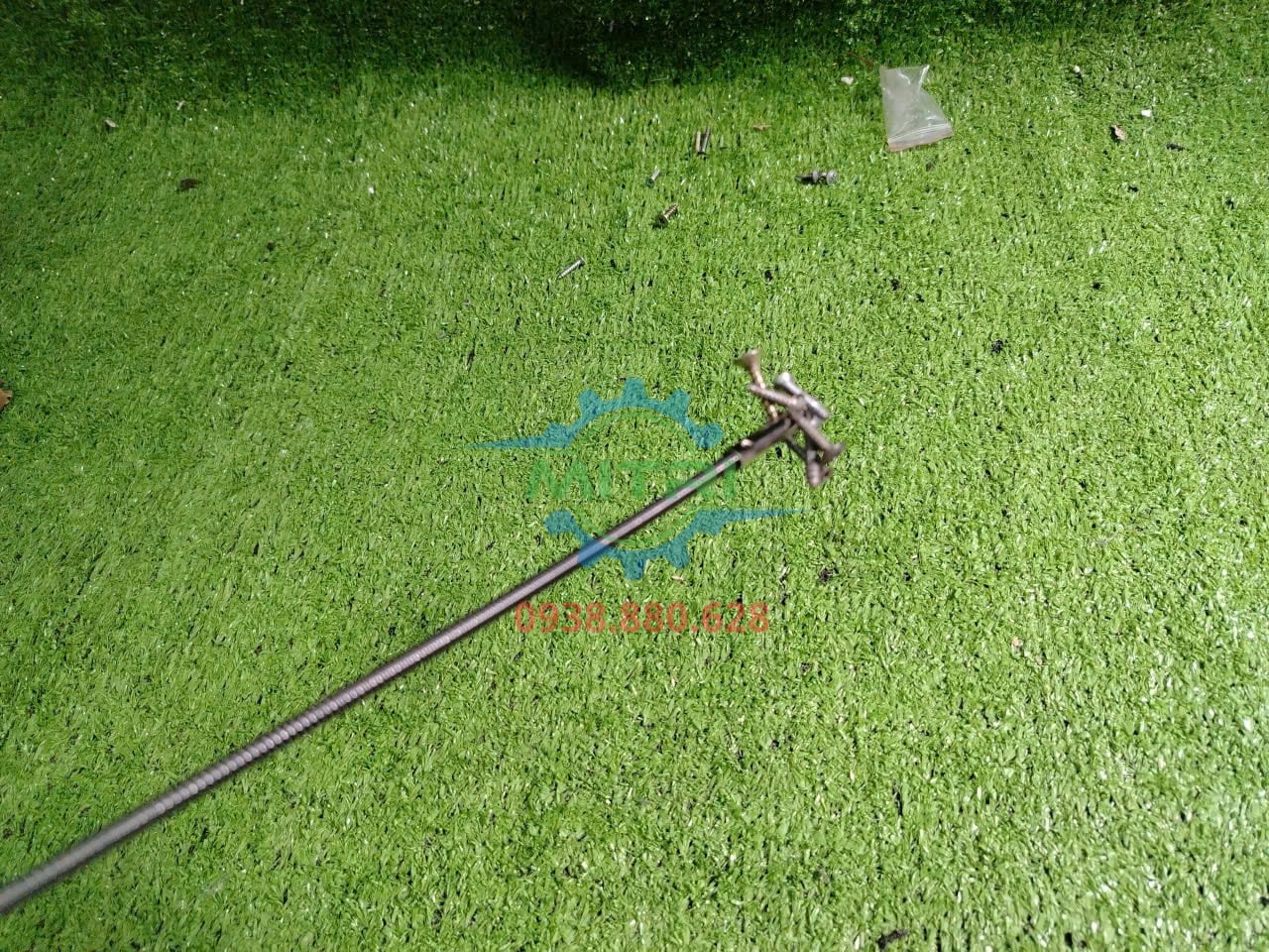 Cận cảnh đầu cần hít ốc Kingtony 2121-18 18 inch dùng lấy ốc vít kim loại nhỏ