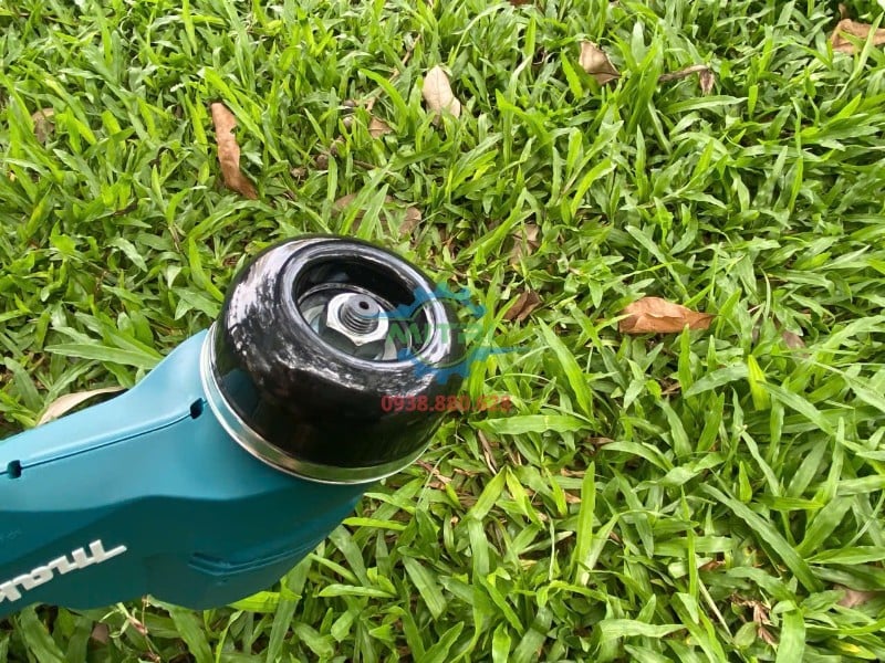 Đầu cước 300mm Makita DUR190UZX1 dùng cắt cỏ sân vườn