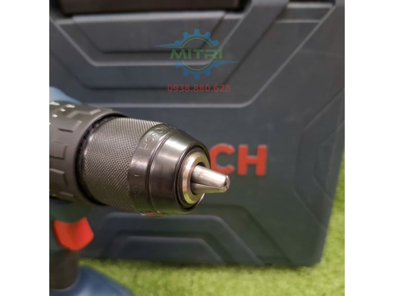 Đầu kẹp mũi khoan Bosch GSB 183-LI chắc chắn hỗ trợ thay mũi khoan và mũi vít
