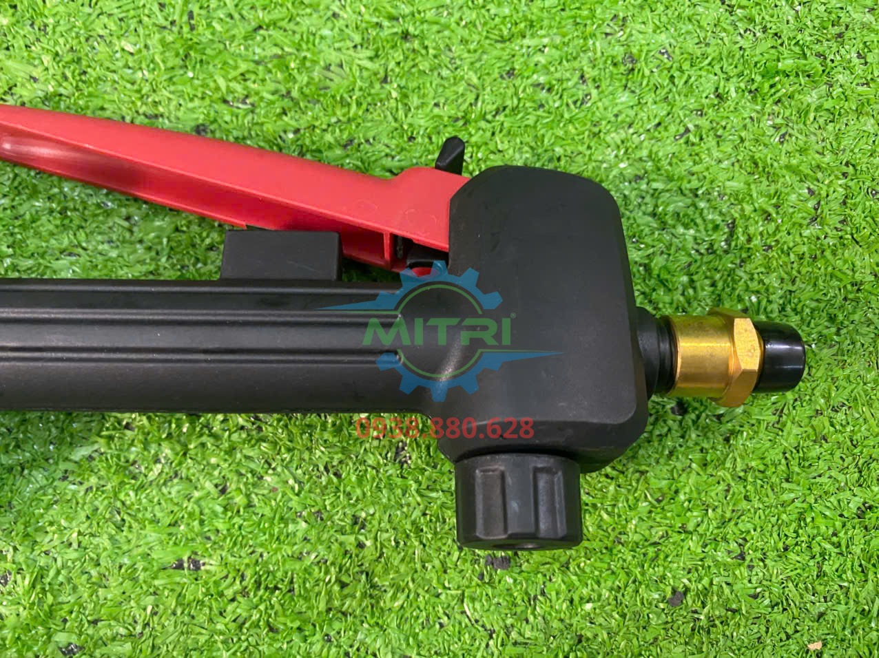 Đầu phun diệt cỏ Makita DUS158Z cần kiểm tra đúng cấu hình trước khi sử dụng