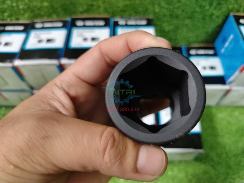 Cận cảnh miệng lục giác sáu cạnh của tuýp Kingtony 883532M1