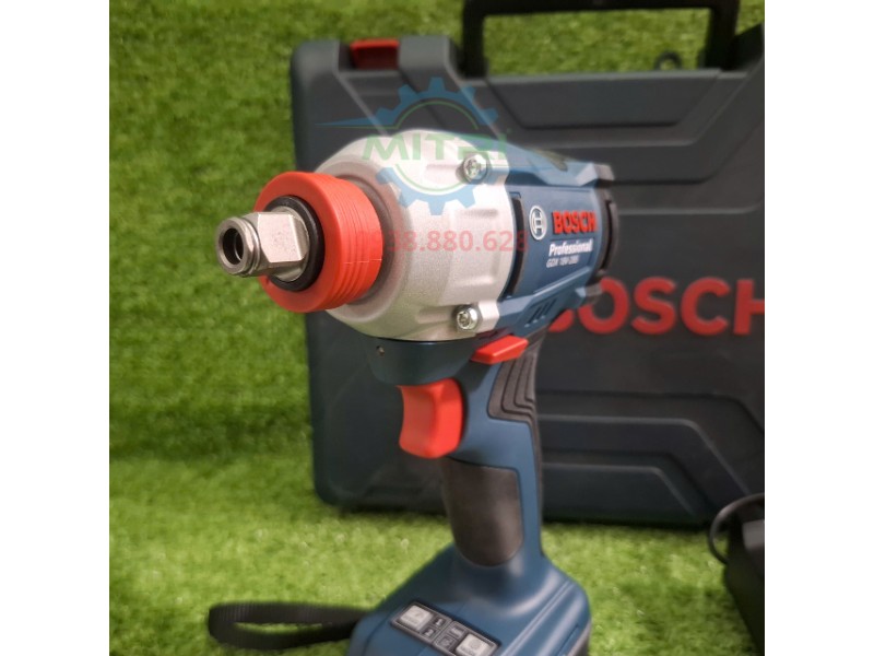 Đầu vuông 1/2 inch Bosch GDX 18V-285 dùng siết bu lông