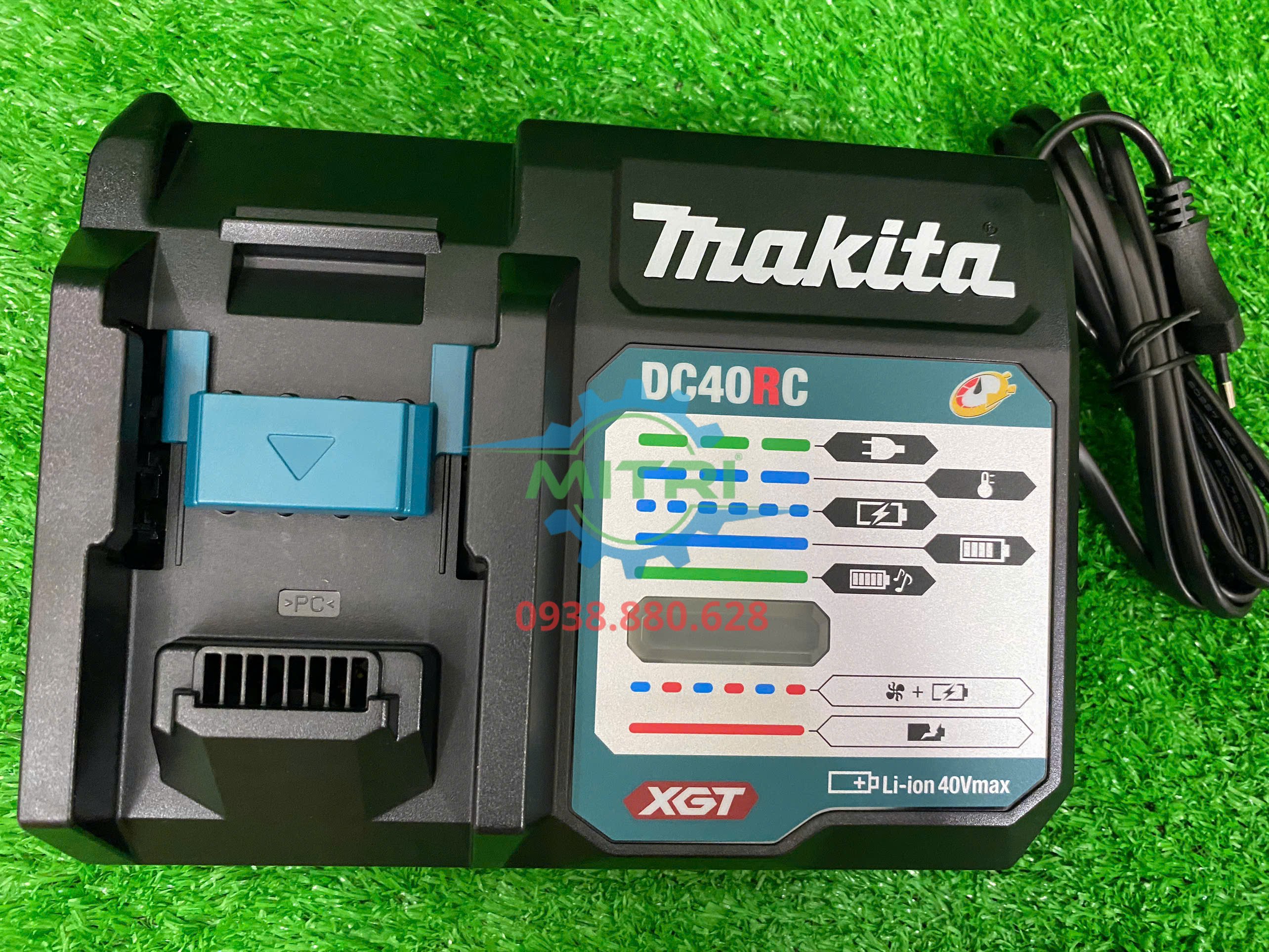 Đế sạc pin 40V Max Makita DC40RC mã 191M90-3