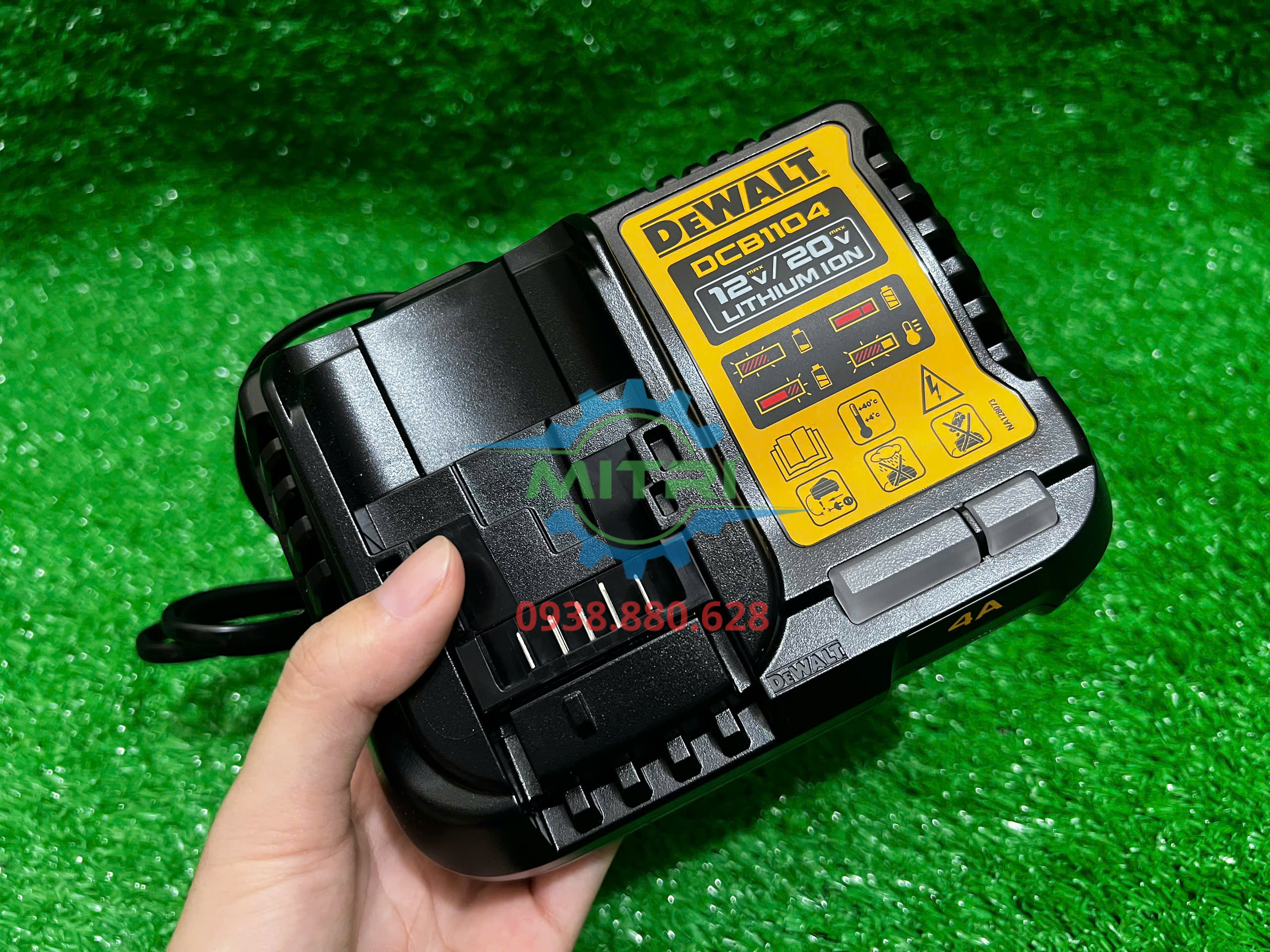 Đế sạc pin đa năng Dewalt DCB1104-B1 chính hãng