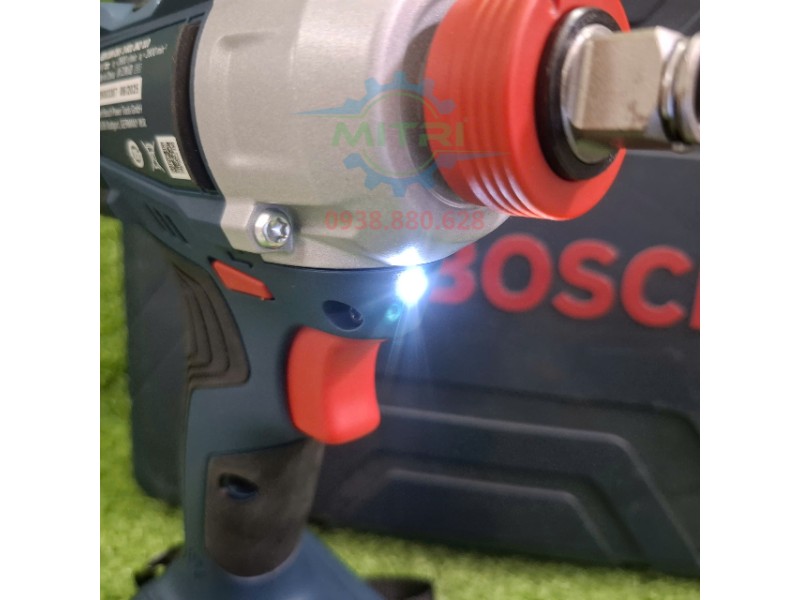 Đèn LED Bosch GDX 18V-285 hỗ trợ làm việc thiếu sáng