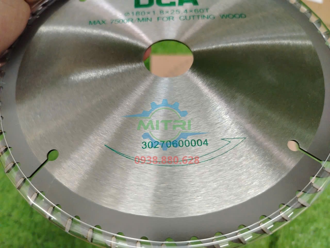 Đĩa cưa gỗ TCT DCA 7 inch 60 răng lỗ trục 25,4 mm