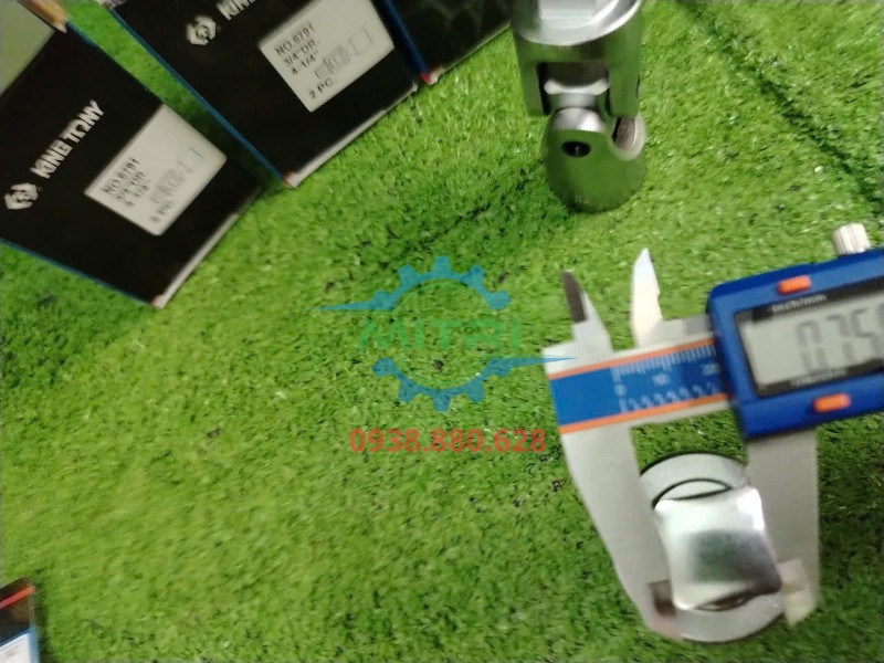 Đo bề rộng đầu nối lắc léo Kingtony 6791 3/4 inch