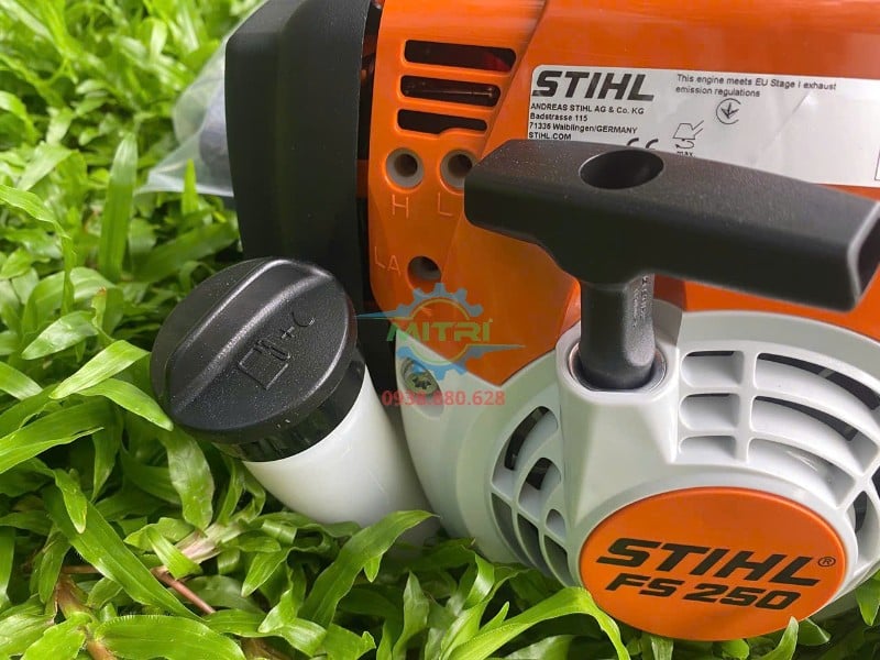 Động cơ xăng 2 thì Stihl FS 250 Động cơ xăng 2 thì Stihl FS 250 40.2cc dùng cho máy cắt cỏ đeo vai