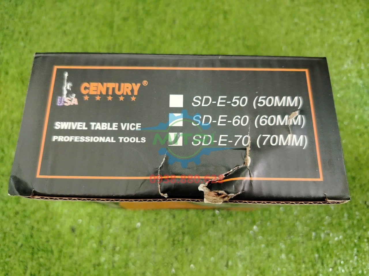 Hộp đóng gói ê tô kẹp bàn Century SD-E-70 70mm chính hãng