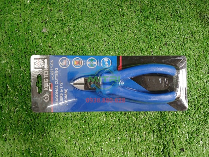 Kềm cắt Kingtony 6211-06 nguyên vỉ nằm ngang thể hiện toàn bộ sản phẩm