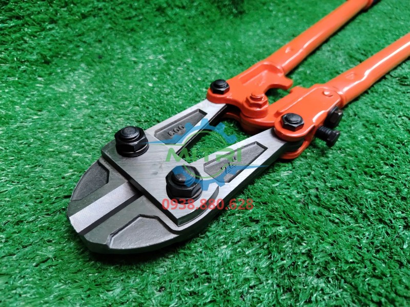 Cận cảnh ngàm cắt và vít điều chỉnh của kềm Wadfow WBC1124