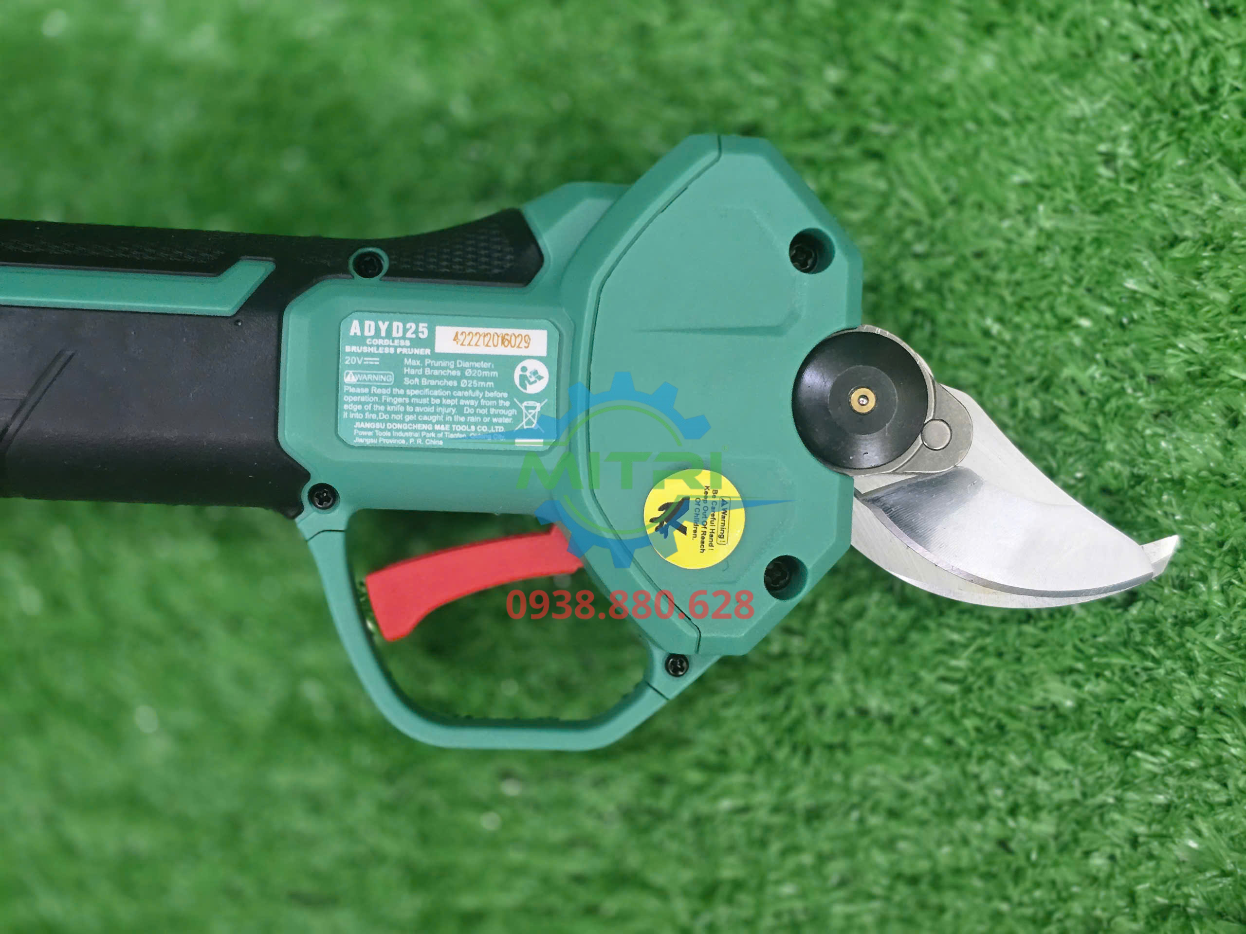 Kéo cắt cành dùng pin không chổi than DCA ADYD25BM