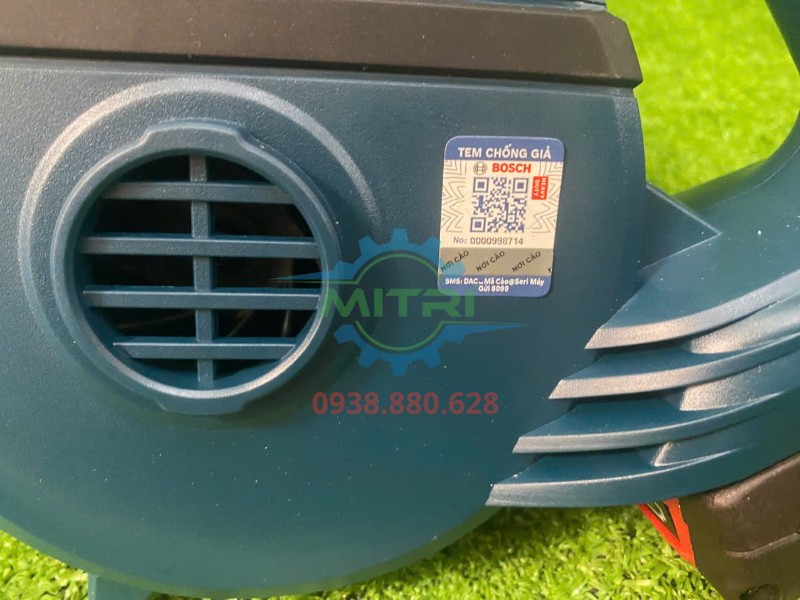 Khe hút gió máy thổi bụi Bosch GBL18V-120 thiết kế nhỏ gọn