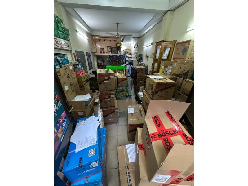 Toàn cảnh khu vực hàng hóa trong cửa hàng Minh Triết