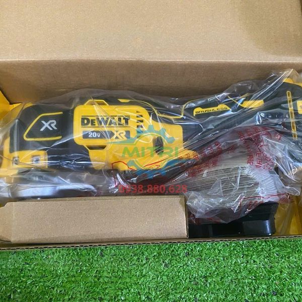 Kiểm tra máy cắt rung DEWALT DCS356B trước khi nhận hàng