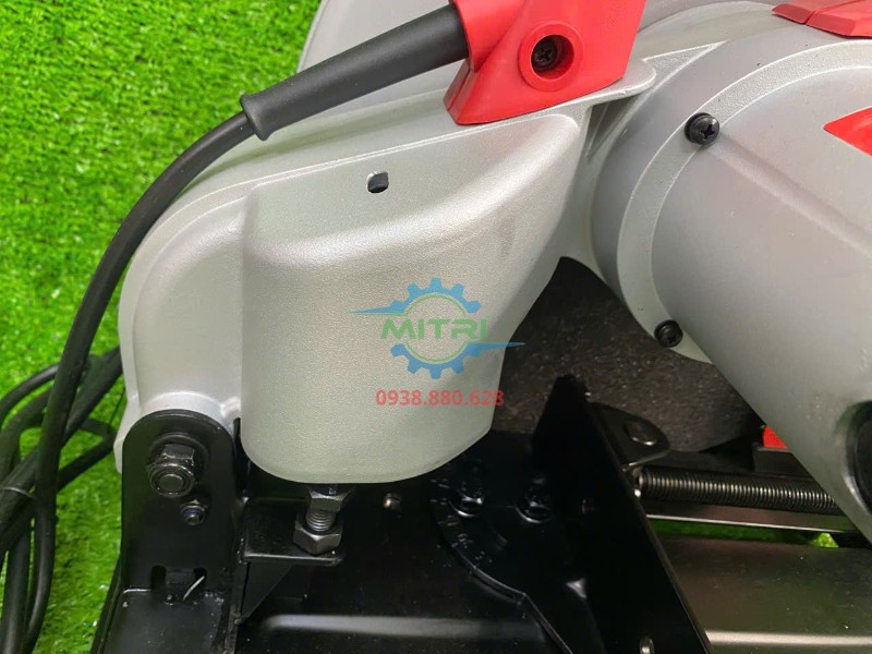 Kiểm tra máy cắt sắt Ken 7614NB trước khi giao khách