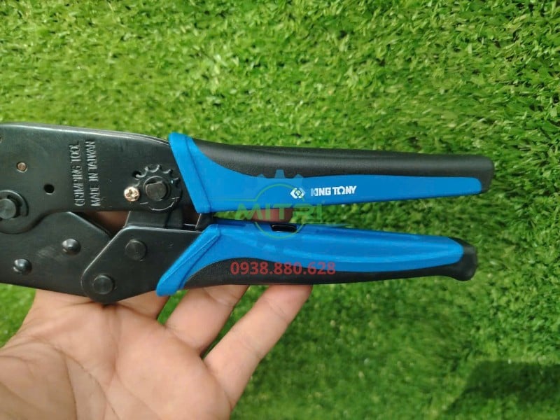 Thân kìm và tay cầm màu xanh Kingtony 67G0005