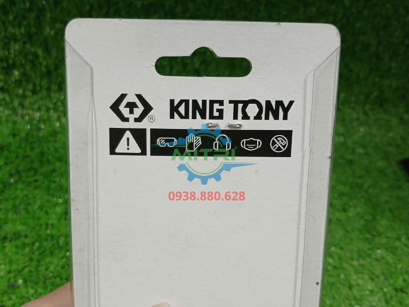 Mặt sau phần đầu kìm điện Kingtony 6111-08 thực tế