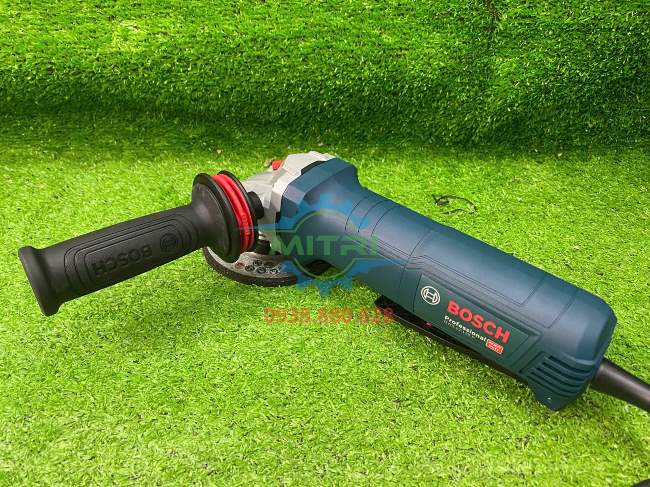 Logo Bosch Professional Heavy Duty trên thân máy mài góc Bosch GWS 12-125 P