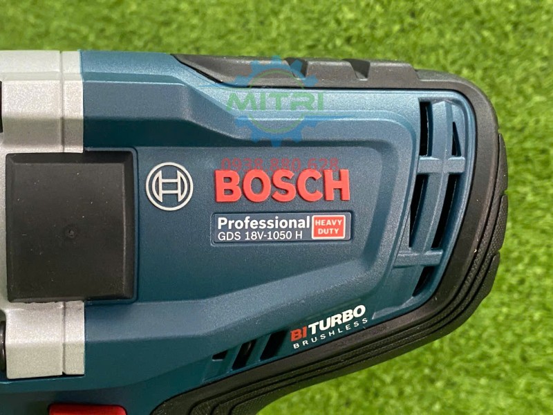 Logo Bosch Professional trên máy siết bulong Bosch GDS 18V-1050H chính hãng