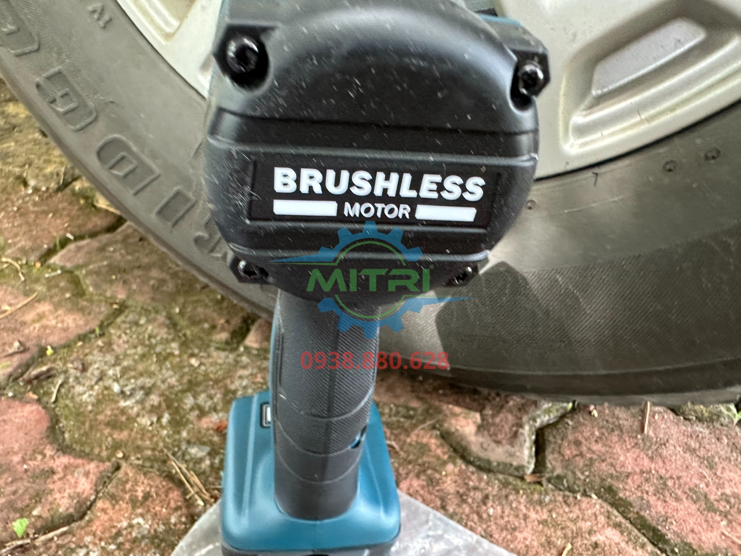 Logo Brushless Motor trên máy Bosch GDX 18V-285