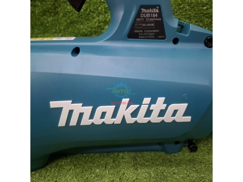 Logo Makita trên máy thổi lá DUB184RT chính hãng