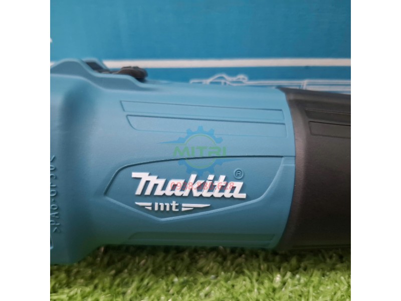 Logo Makita trên máy M0900B