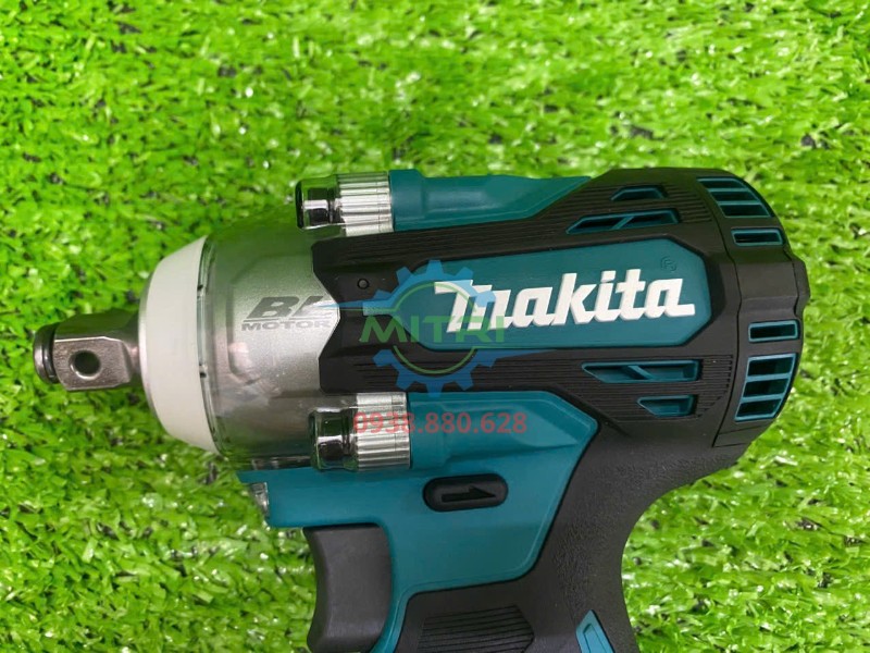 Logo Makita trên máy siết bu lông DTW300Z chính hãng