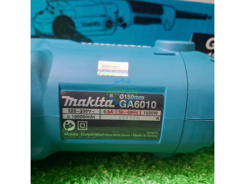 Mã model Makita GA6010 trên thân máy