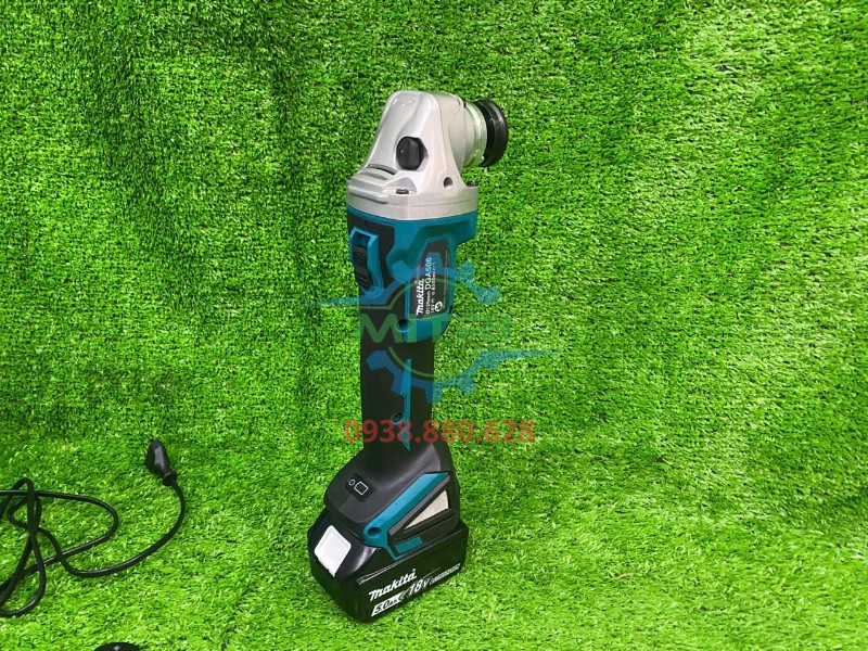 Makita DGA506Z góc nghiêng 45 độ dùng cho cơ khí và bảo trì Makita DGA506Z góc nghiêng 45 độ dùng cho cơ khí và bảo trì
