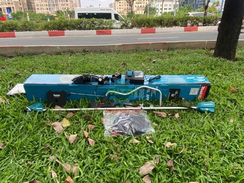 Máy cắt cỏ Makita DUR190UZX1 combo 2 pin 5.0Ah và 1 sạc tại Minh Triết