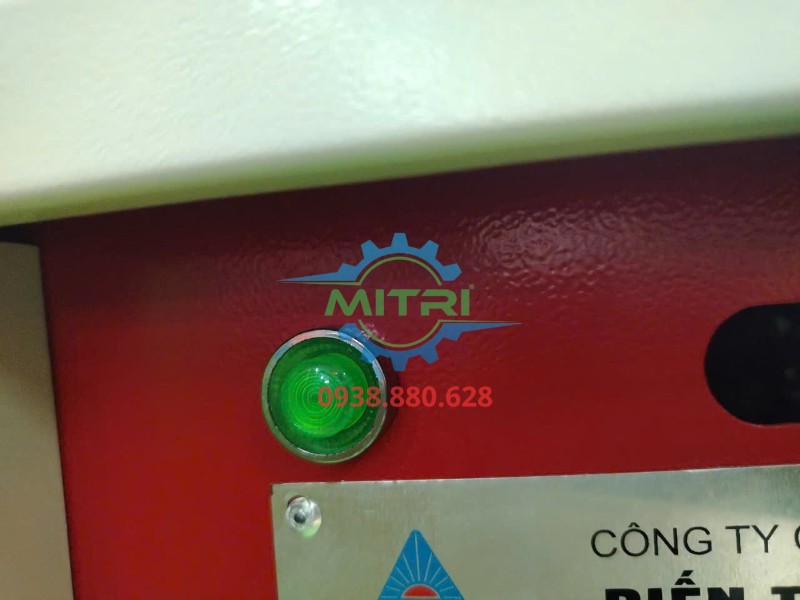 Đèn báo màu xanh trên máy biến thế hàn Hồng Ký HK H250D