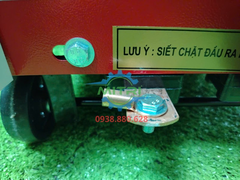 Tem lưu ý siết đầu ra máy biến thế hàn Hồng Ký HK H250D
