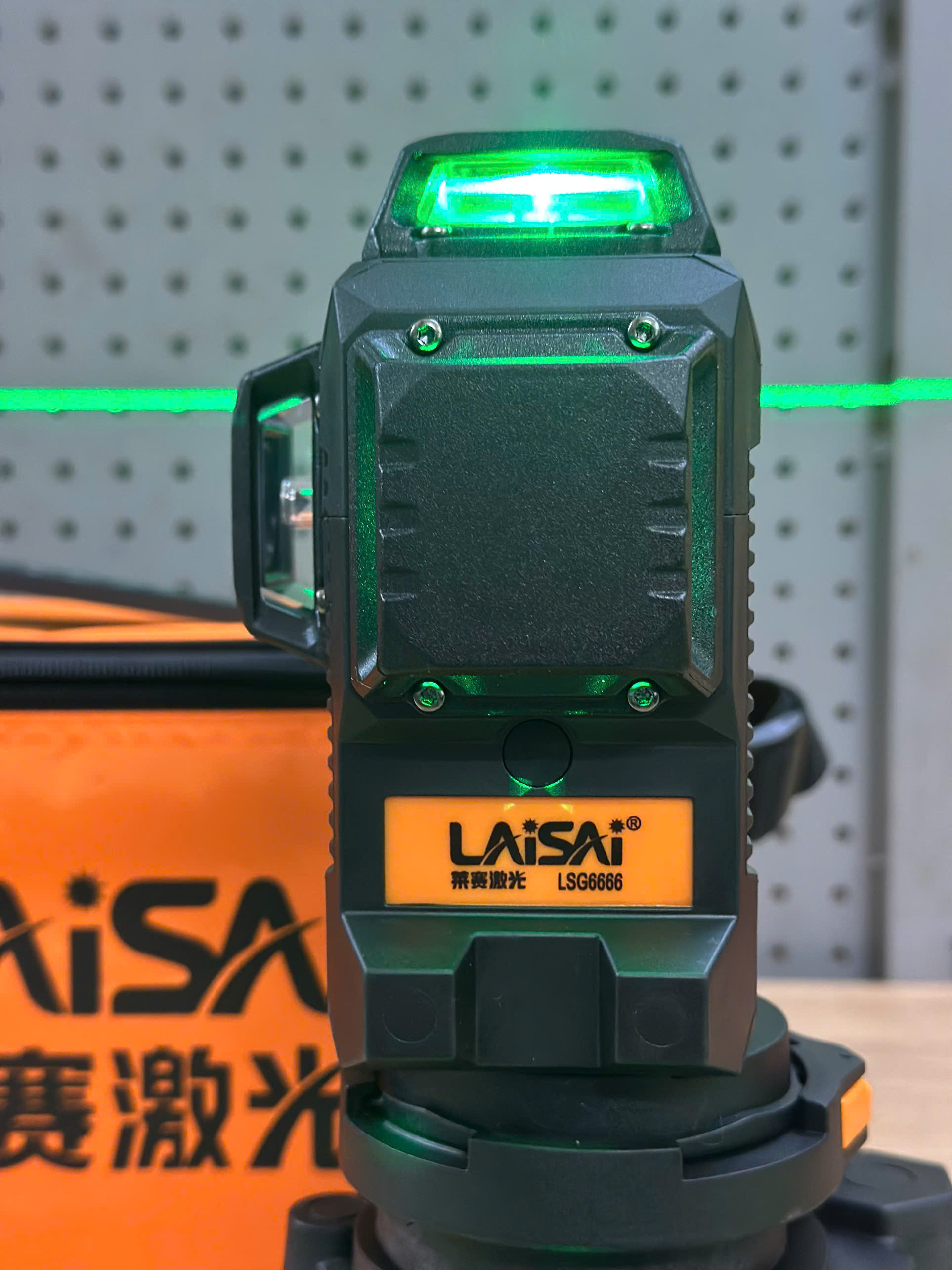 Máy cân mực laser 12 tia xanh Laisai LSG6666 – phủ trần, tường, sàn 360 độ