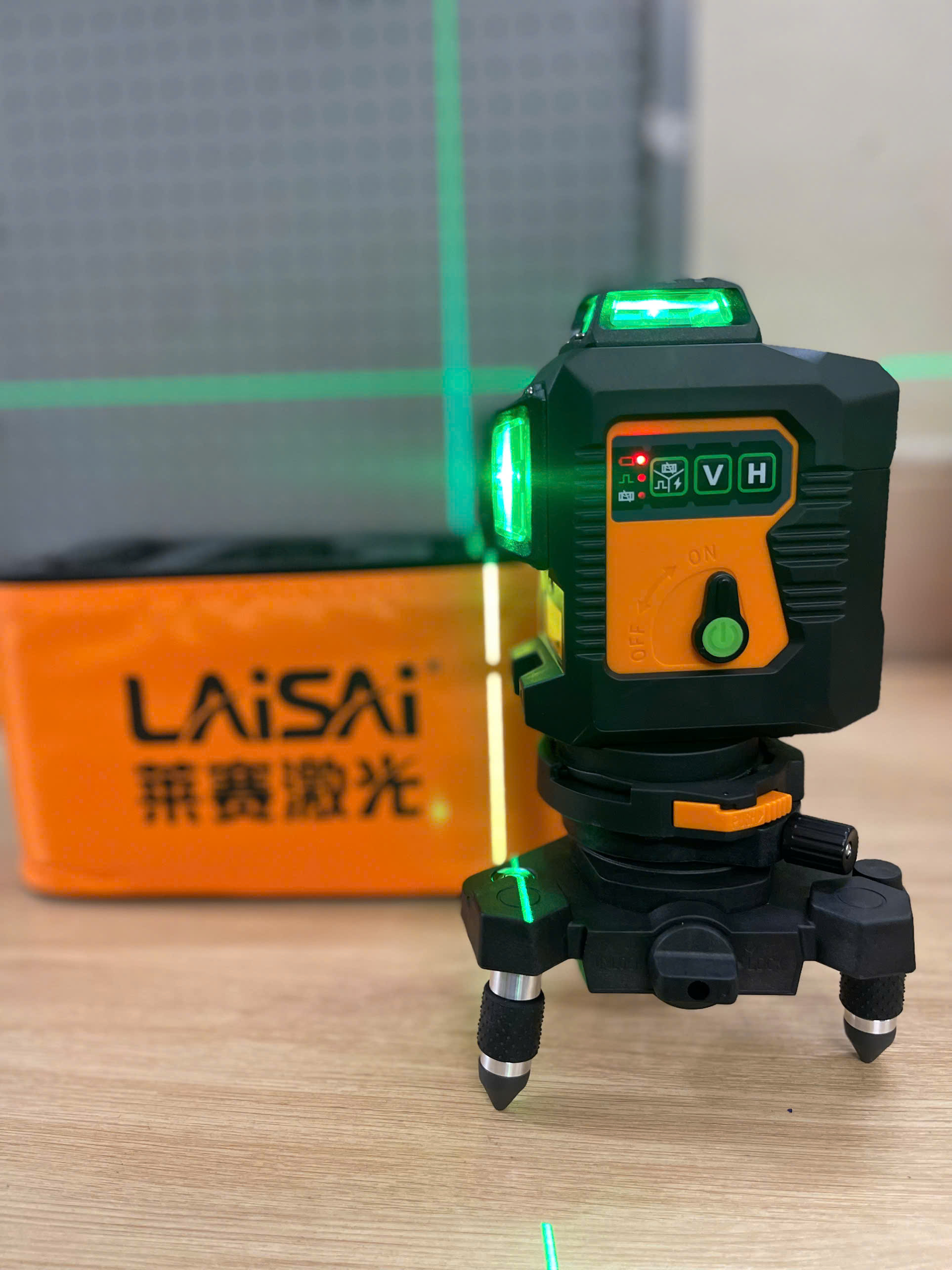 Laisai LSG6666 – máy cân mực laser 12 tia xanh 515nm cho nội thất, xây dựng, M&E