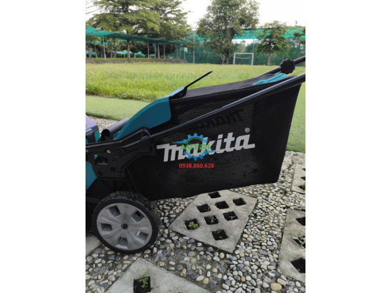 Máy cắt cỏ Makita LM002GZ với thùng gom cỏ dung tích 70L