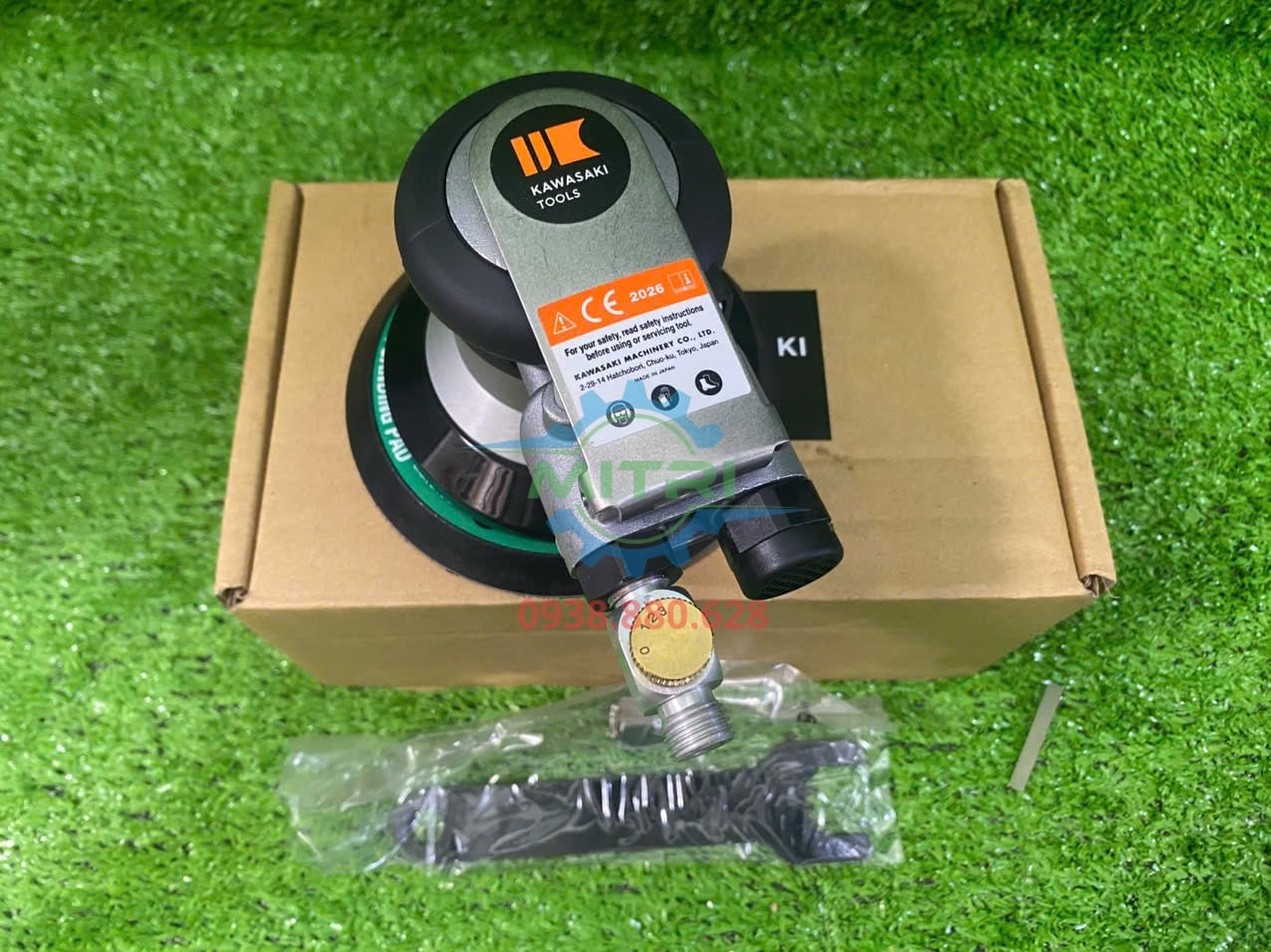 Máy chà nhám cầm tay Kawasaki KPT-3500-5MP dùng trong xưởng gỗ và đồng sơn