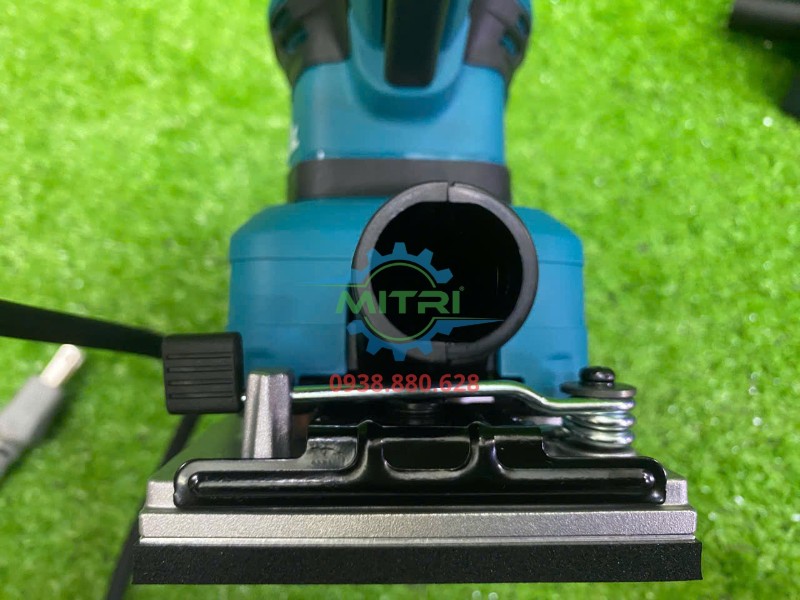 Cửa hút bụi và đế nhám máy Makita BO3710