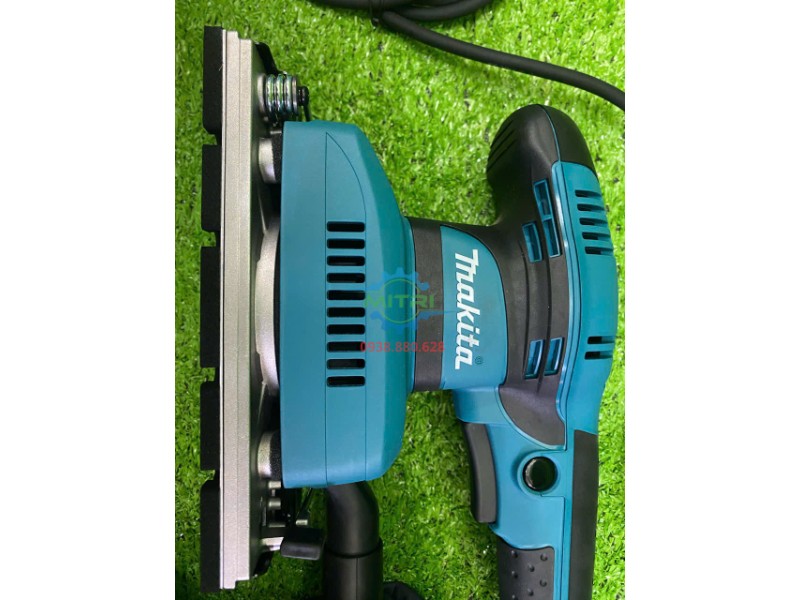 Máy chà nhám rung hình chữ nhật Makita BO3710 nhìn từ trên