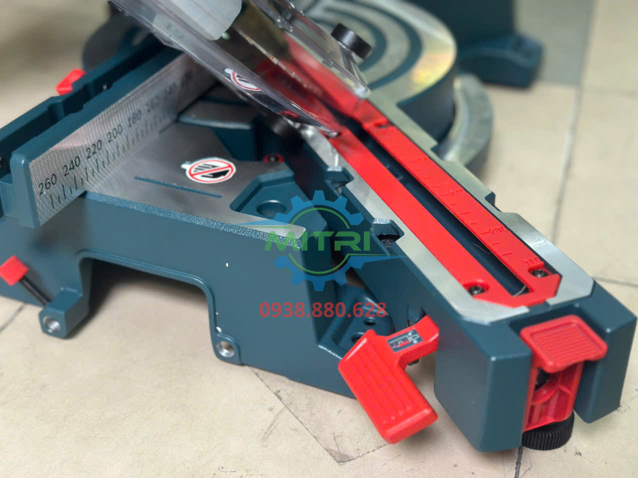 Máy cưa trượt đa góc Bosch GCM 254 D cho thợ mộc chuyên nghiệp