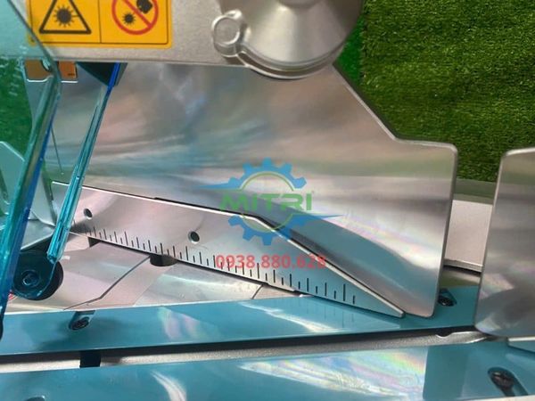 Máy cưa đa góc trượt dùng pin Makita DLS211Z