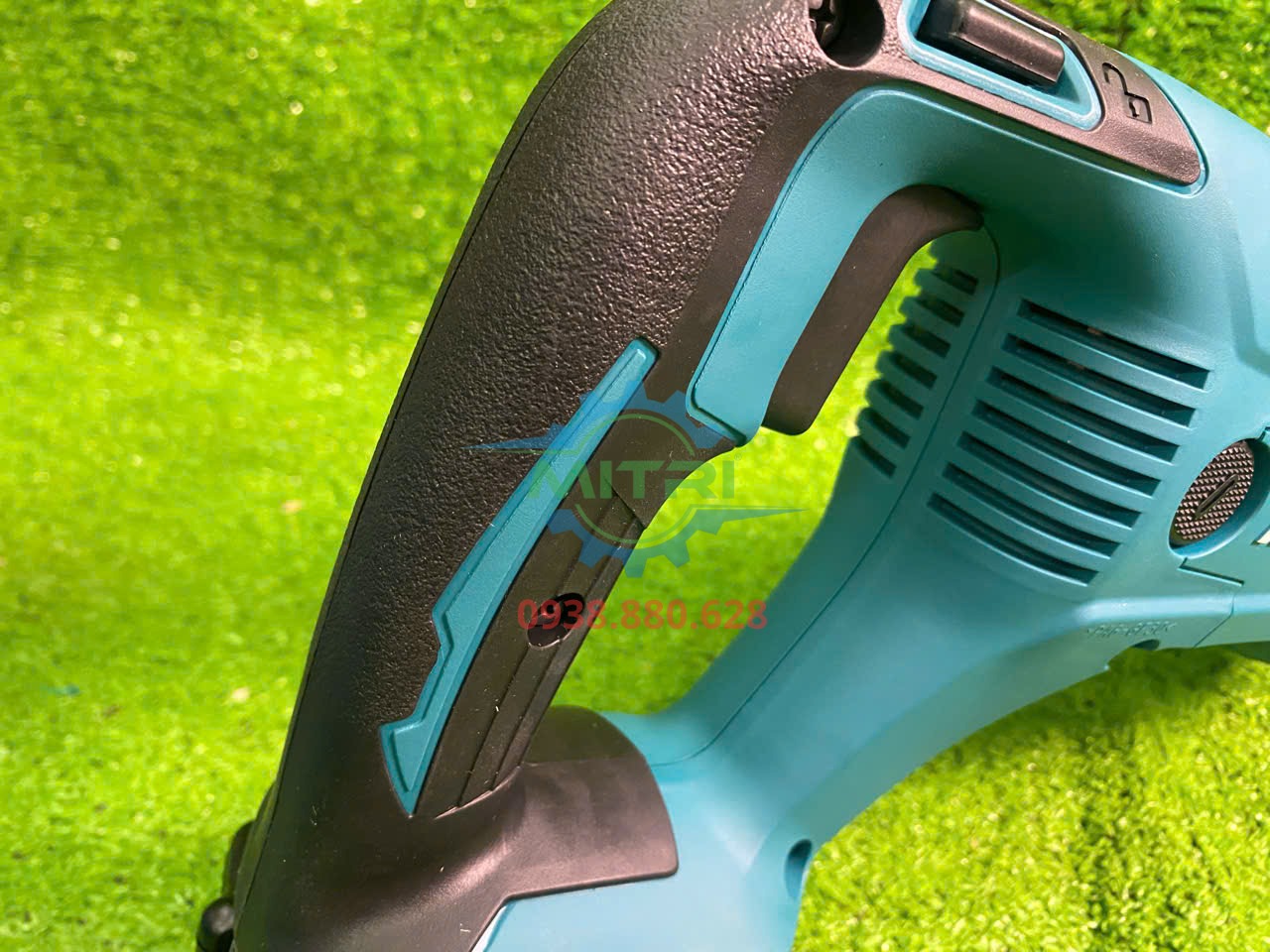 Máy cưa kiếm Makita DJR186Z cho công việc công trình và sửa chữa phù hợp