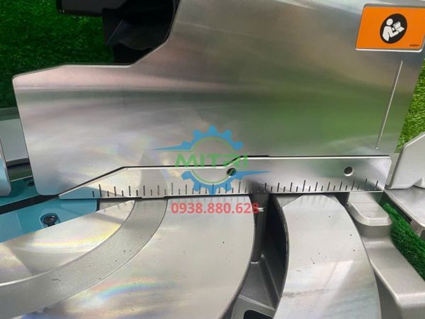 Máy cưa đa góc trượt dùng pin Makita DLS211Z