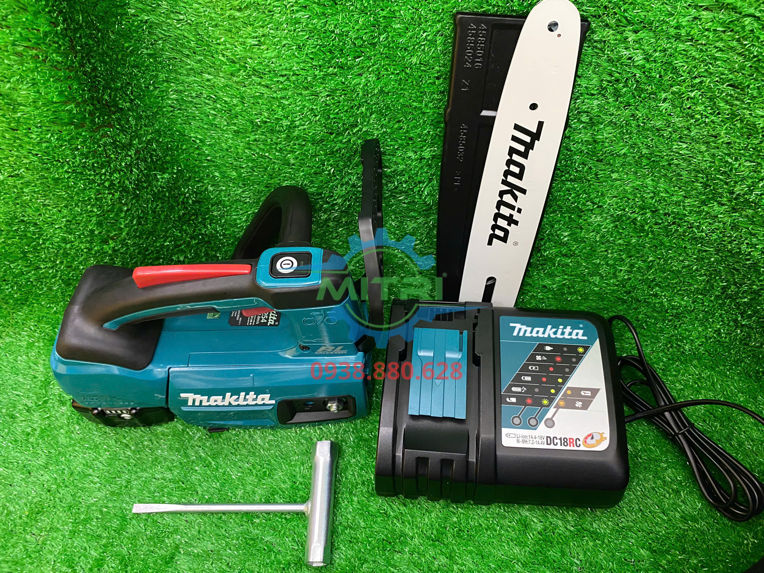 Máy cưa xích dùng pin Makita DUC254RT 18V chính hãng