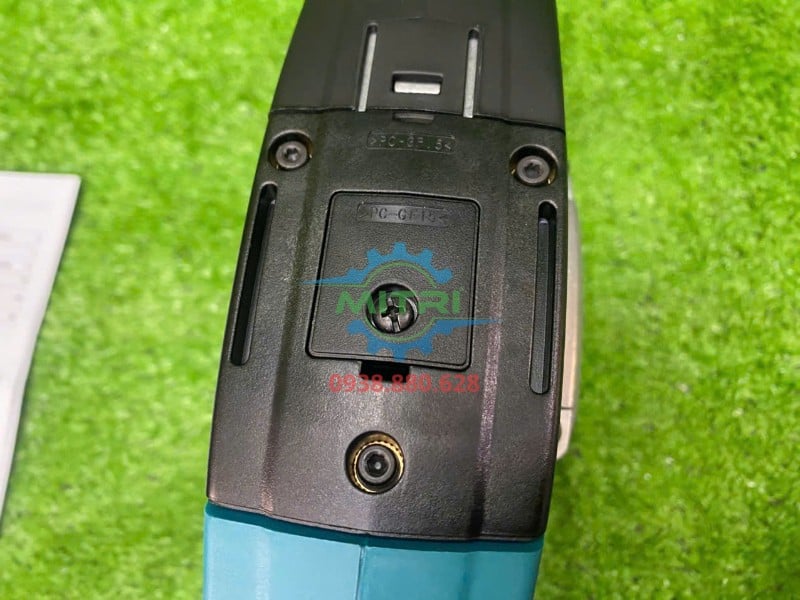 Mặt đáy thân máy đục bê tông Makita M8600B
